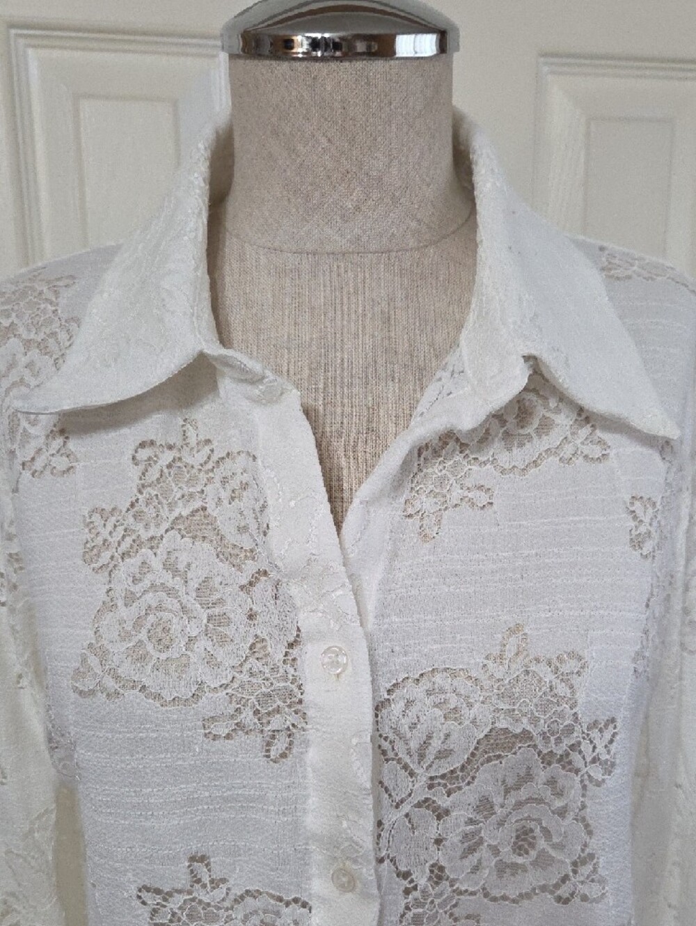 White House Black Market White Lace Button-Front Blouse - Picture 2 of 8